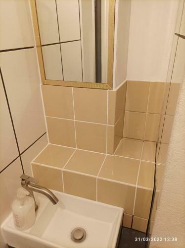 Hostal Chambre 12m2 Avec Balcon Proche Saclay, Massy Rer