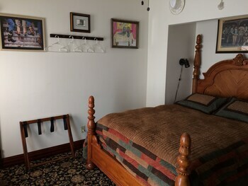 Bed & Breakfast Spurs N Lace Inn