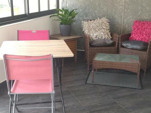 Chambre Pinky Elisabeth Proche Paris