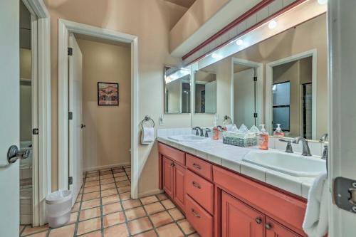 Adobe Mesa Home With Private Hot Tub And Patio!
