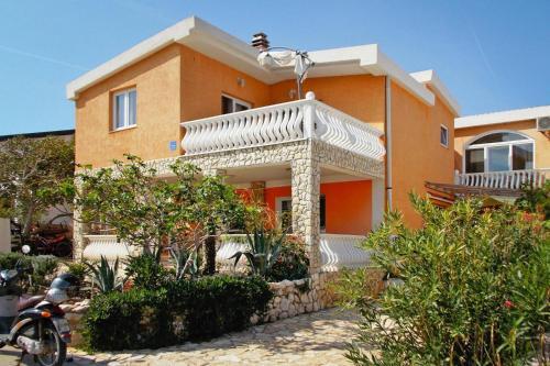 Apartment In Vir With A Barbecue
