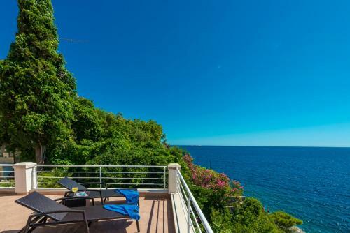 Villa K Dubrovnik - Five Bedroom Villa With Private Sea Access