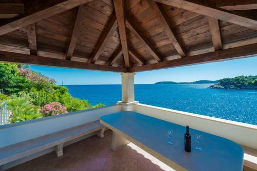 Villa K Dubrovnik - Five Bedroom Villa With Private Sea Access