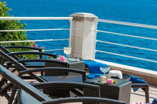 Villa K Dubrovnik - Five Bedroom Villa With Private Sea Access