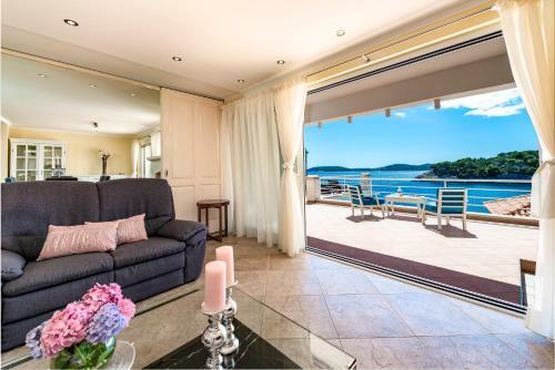 Villa K Dubrovnik - Five Bedroom Villa With Private Sea Access