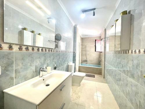 Apartamento Junto A Oceano, Terraza, Bbq En Playa Alcala