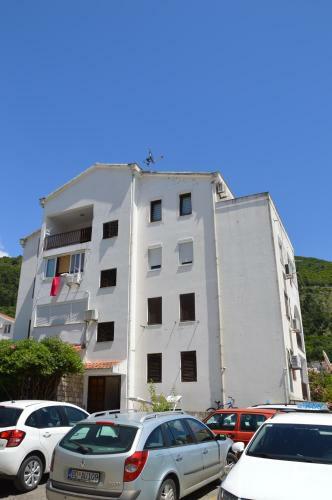 Vucic Apartment