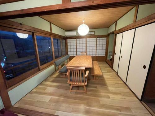 Nara Yoshino, A Hideaway With A Superb View