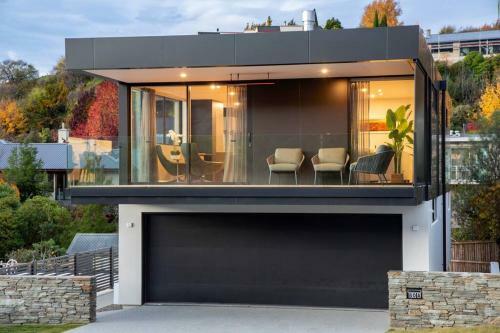 Luxury Wanaka Villa- Stunning Views-walk To Town