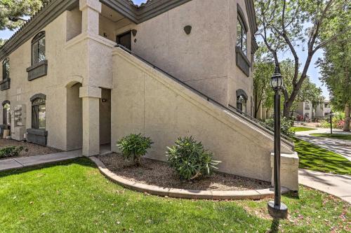 Apartamento Elegant Scottsdale Condo With Balcony And Pool!