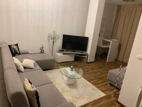 Oliver Apartm�n 6