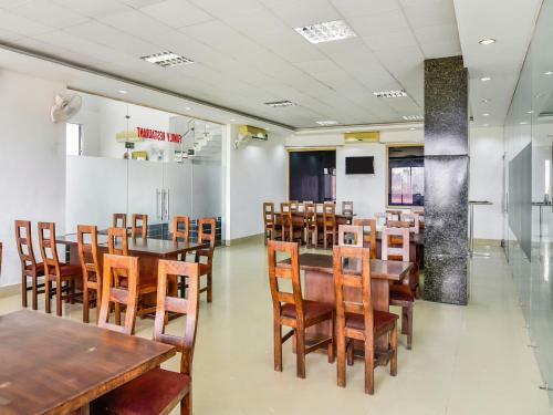 Oyo 28737 Hotel Mayur