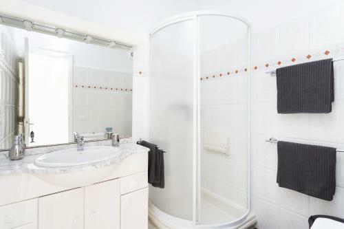 Home2book Stunning & Comfy Apartment Bajamar
