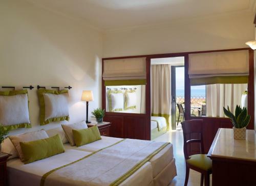 Hotel Roda Beach Resort & Spa