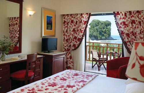 Hotel Roda Beach Resort & Spa