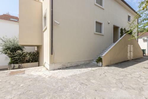 Apartments Lav & Lavica