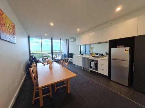 Apartamento St Kilda 2br2ba +balcony +view+workstation+ Car