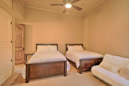 Stunning Palmdale Villa Oasis On Vineyard!