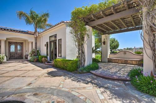 Stunning Palmdale Villa Oasis On Vineyard!