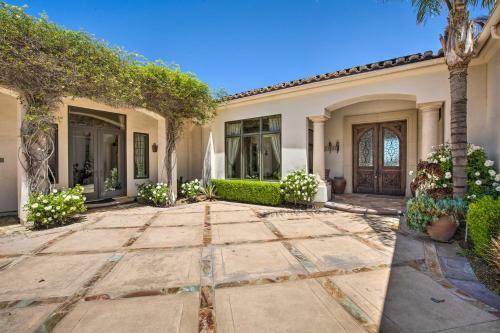 Stunning Palmdale Villa Oasis On Vineyard!