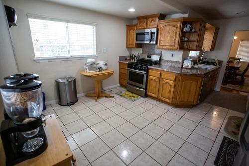 Spectacular 4br Home On 2 Acre Estate