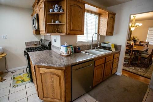 Spectacular 4br Home On 2 Acre Estate