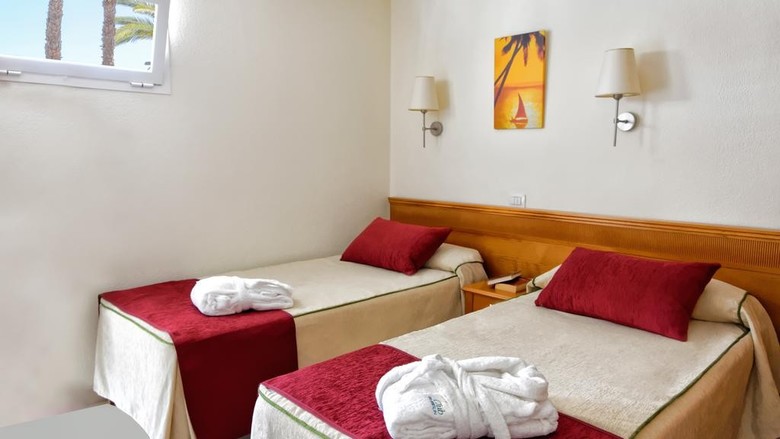 Cocoteros Apartments - Riversun Touristics