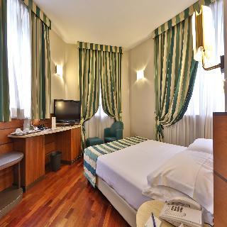 Hotel Mirage