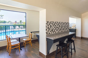 Hotel Quality Inn East