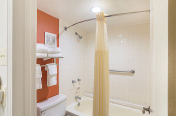 Hotel Quality Inn East