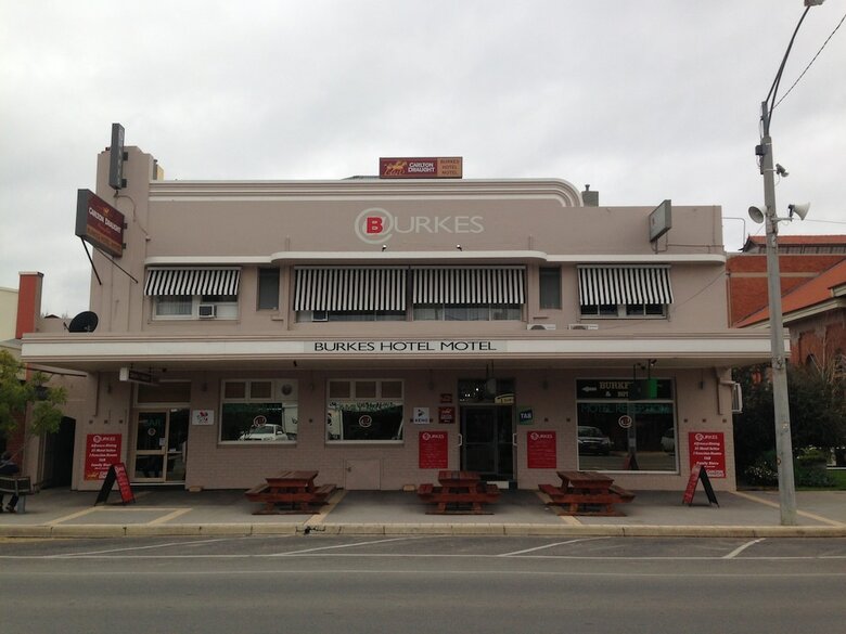 Burkes Hotel Motel
