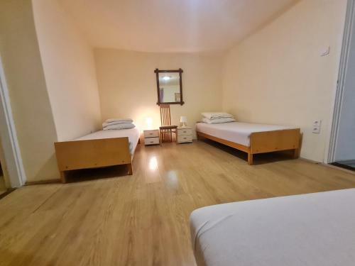 Apartamento T�ntorg� Vend�gh�z