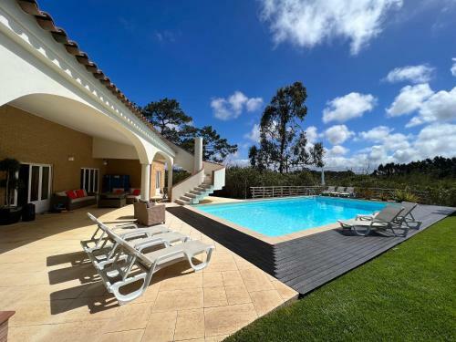 Luxurious And Spacious Villa With A Big Pool