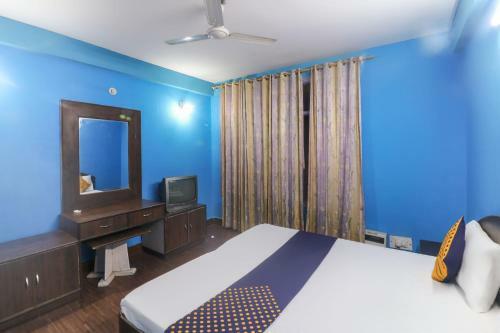 Spot On 64059 Hotel Raj Palace