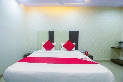 Oyo 88908 Hotel Samrat Palace - Moca