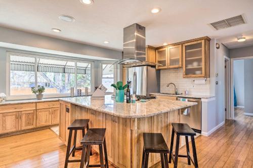 Charming Colorado Springs Home With Game Room!
