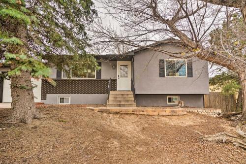 Charming Colorado Springs Home With Game Room!