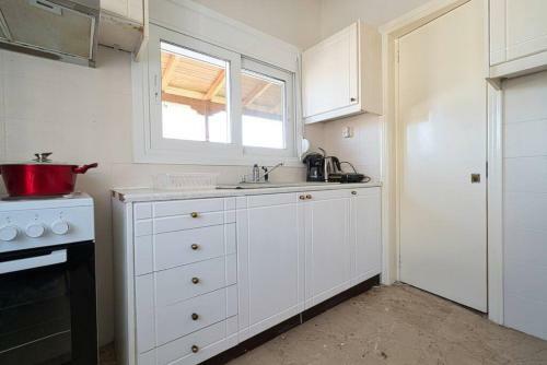 Artemis Quiet And Relaxing Apt Free Parking