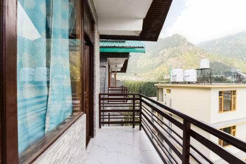 Oyo 61499 Hotel For Season