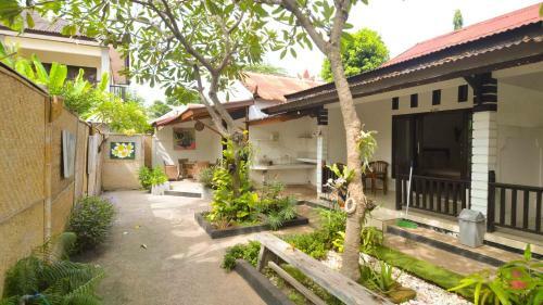 Hostal Gili Guest House & Souvenir Shop
