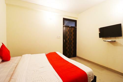 Hotel Oyo 60914 Crb Palace