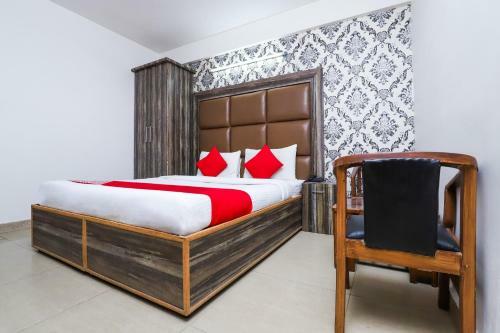 Oyo 24801 Hotel Star Palace