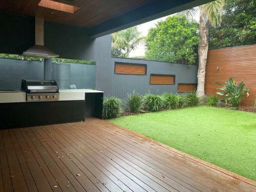 Villa Mckinnon Luxury Moderm Home Three Bedroom