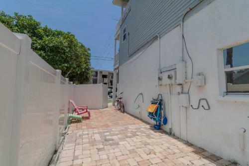 3 Bedrooms With Gulf Views Unit A Steps Away From Beach Villa