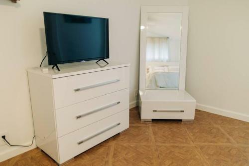 Family Blue Home 6beds&2baths Olas Boulevard