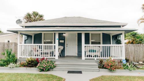 Family Blue Home 6beds&2baths Olas Boulevard