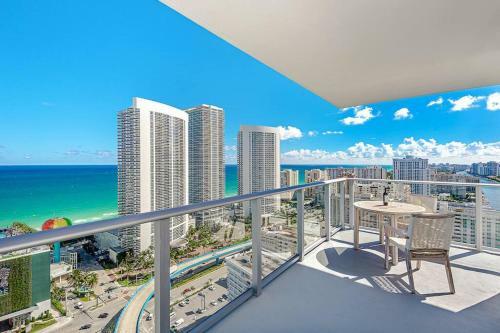 5 Wrap Around Balcony 2br Insane Views