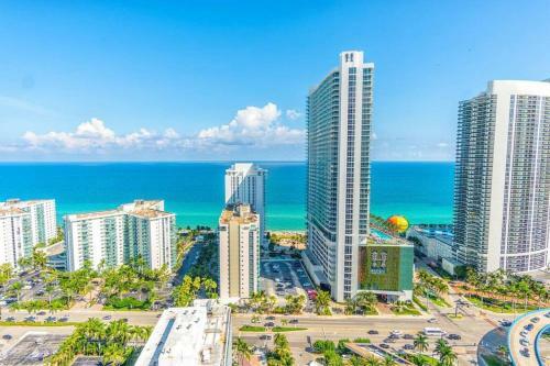 5 Amenities Luxury 3brcorner Balcony Wpanor View