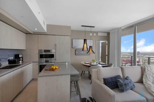 5 Amenities Luxury 3 Br Front Intercostal View