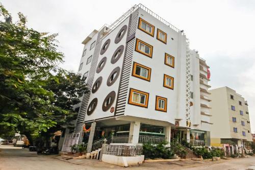 Hotel Oyo 13062 Kamala Residency-inn